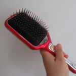 商品を手に持った写真